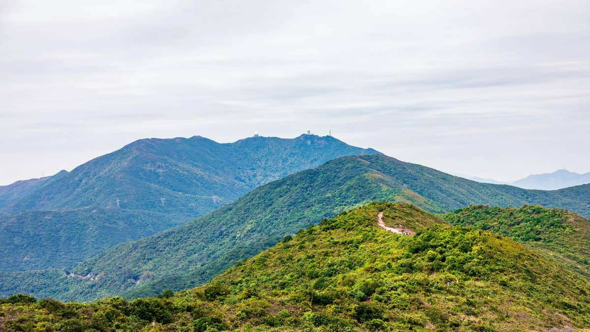 Hike the Dragon’s Back Trail